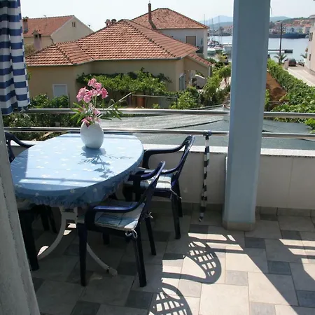 Lili - Appartement Kukljica